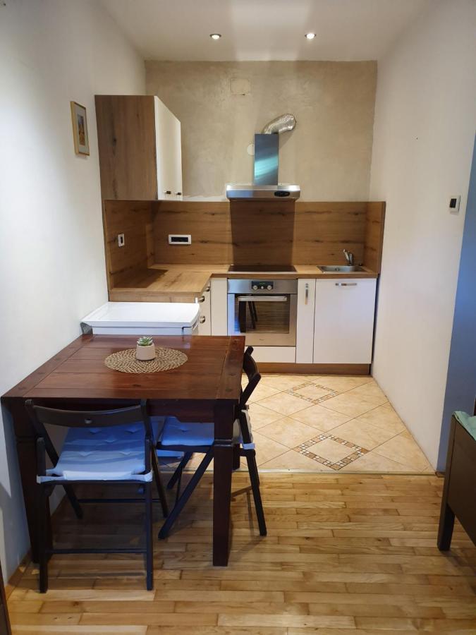 Apartmaji Tim Izola Εξωτερικό φωτογραφία