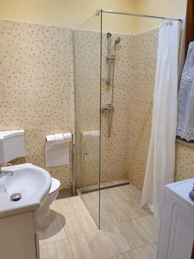 Apartmaji Tim Izola Εξωτερικό φωτογραφία