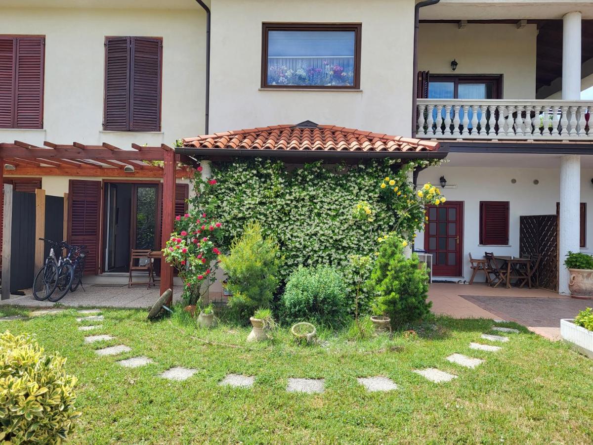 Apartmaji Tim Izola Εξωτερικό φωτογραφία
