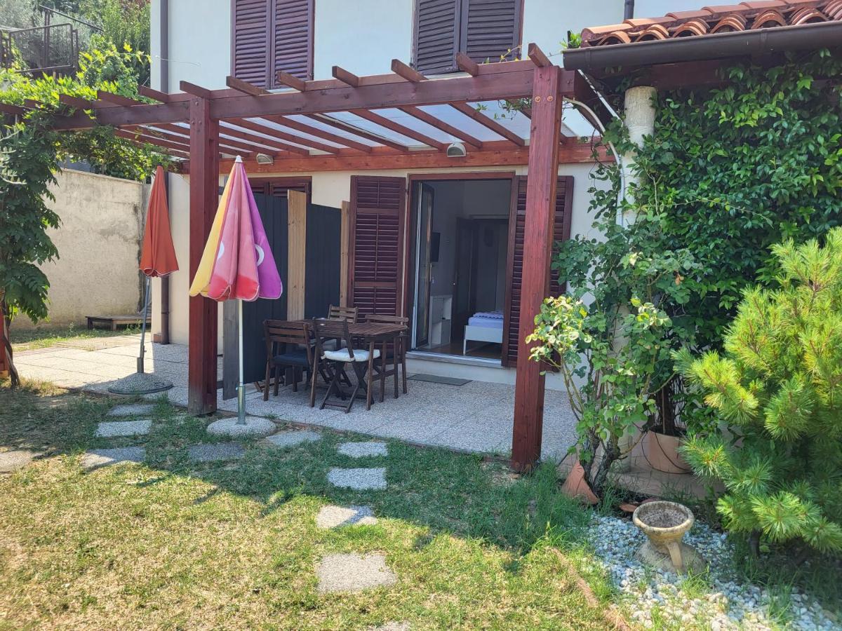Apartmaji Tim Izola Εξωτερικό φωτογραφία