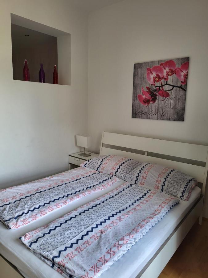 Apartmaji Tim Izola Εξωτερικό φωτογραφία