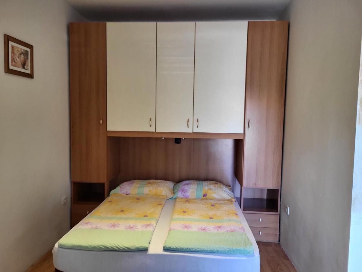 Apartmaji Tim Izola Εξωτερικό φωτογραφία