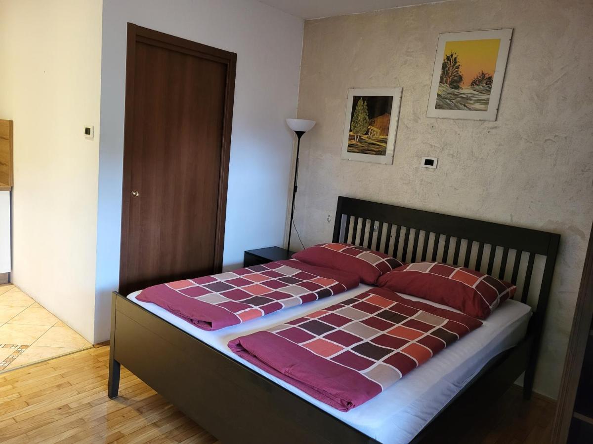 Apartmaji Tim Izola Εξωτερικό φωτογραφία