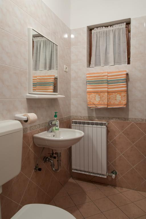Apartmaji Tim Izola Εξωτερικό φωτογραφία
